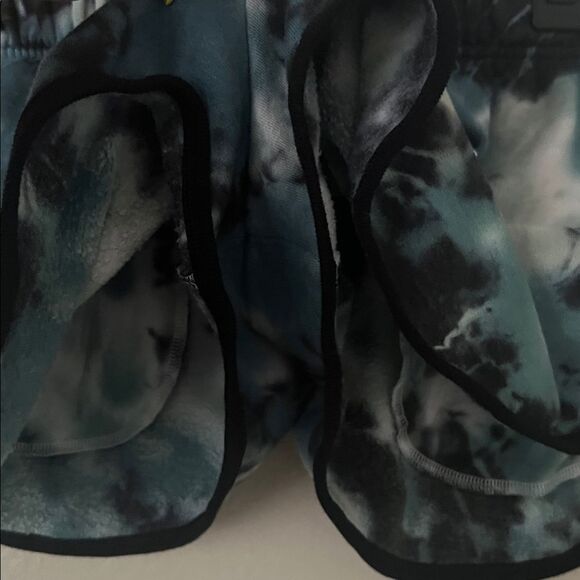 Victoria Secret Pink Blue/Black Varsity Tie Dye Shorts in Size M - Picture 5 of 8